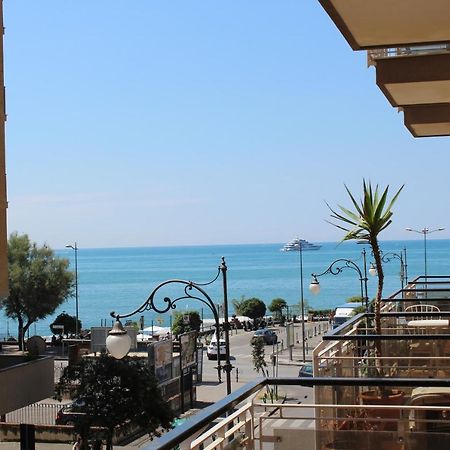 La Collina Dei Ciliegi Bed & Breakfast Salerno Eksteriør bilde